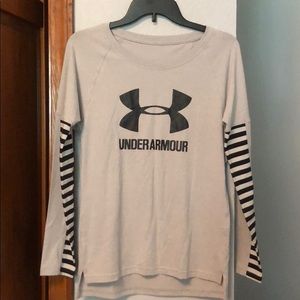 🖤Under Armor long sleeve shirt🖤